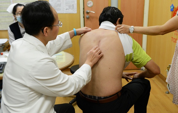 脊椎压迫神经2 脊椎压迫神经2