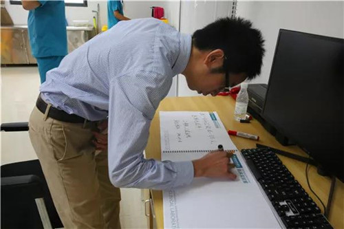 1537063848242268.jpg 学员签字.jpg