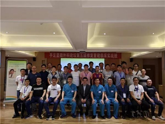 1537839908125226.jpg 方有生合影、.jpg